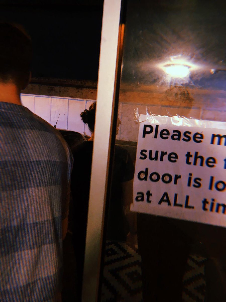 We're sorry to let everyone know that we've had to pull out of our gig this saturday at Jimmys due to Sean breaking his arm over the weekend.

We're all gutted but will be back soon👍