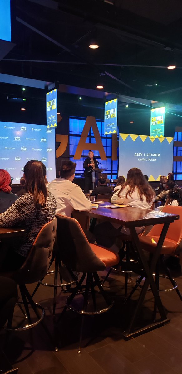 NHLBruins's tweet image. .@johnsonandwales, in partnership with the #NHLBruins, hosted the “Eat Well, Play Well” seminar at @tdgarden to discuss advancing game day cooking innovations for athletes!