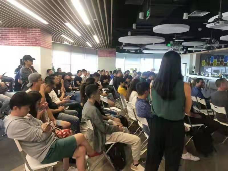 StacksCommunity's tweet image. Snaps of the #BlockstackGlobal community: 
- Blockstack PBC's Head of Investor Relations, Brittany Laughlin (@br_ttany) with Blockstack evangelist JC Finidori at Blockchain Live (@UKBlockchain) in London
- Web 3.0 meetup with @TokenGazerTM & @TheSpartanGroup in Shanghai
