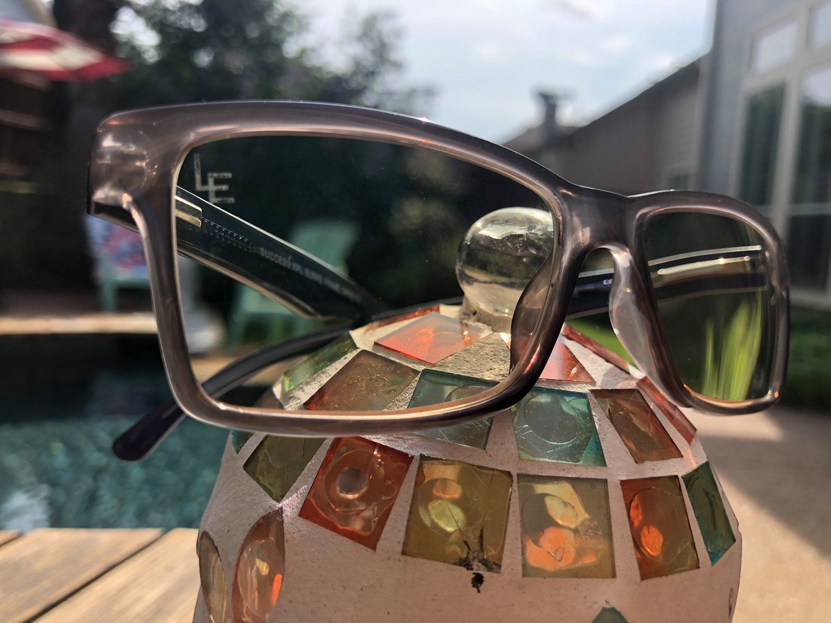 LuciaVision's tweet photo. #WednesdayWisdom check out this blog on #EBLE #Bluelight then come to https://t.co/m53gupAXUz for a pair of glasses that will help you feel better and stay in fashion! https://t.co/hseWYmOCc7 https://t.co/dBirNsMpse