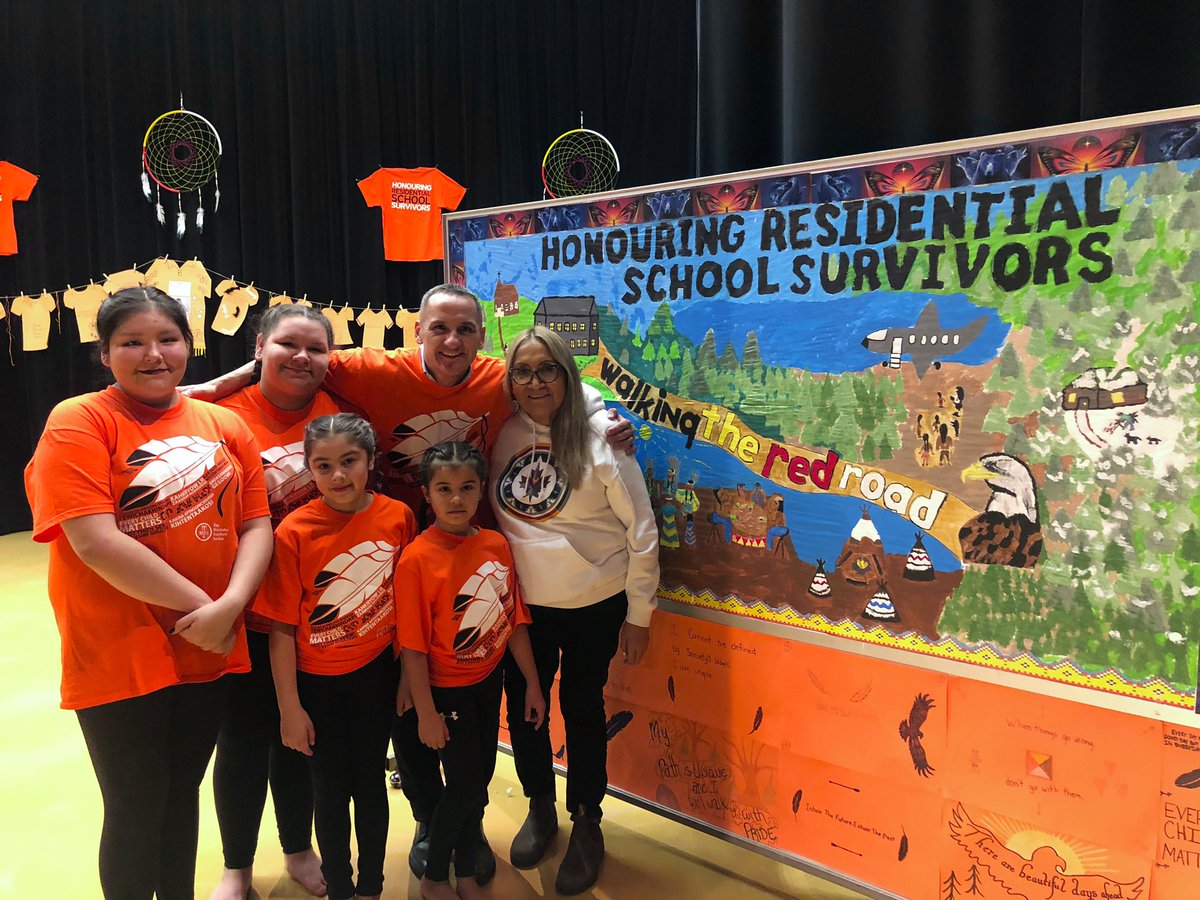 kevin_chief's tweet image. Miigwech #MysteryLakeSchoolDivision for honouring #ResidentialSchoolSurvivors #OrangeShirtWeek🧡 #EveryChildMatters