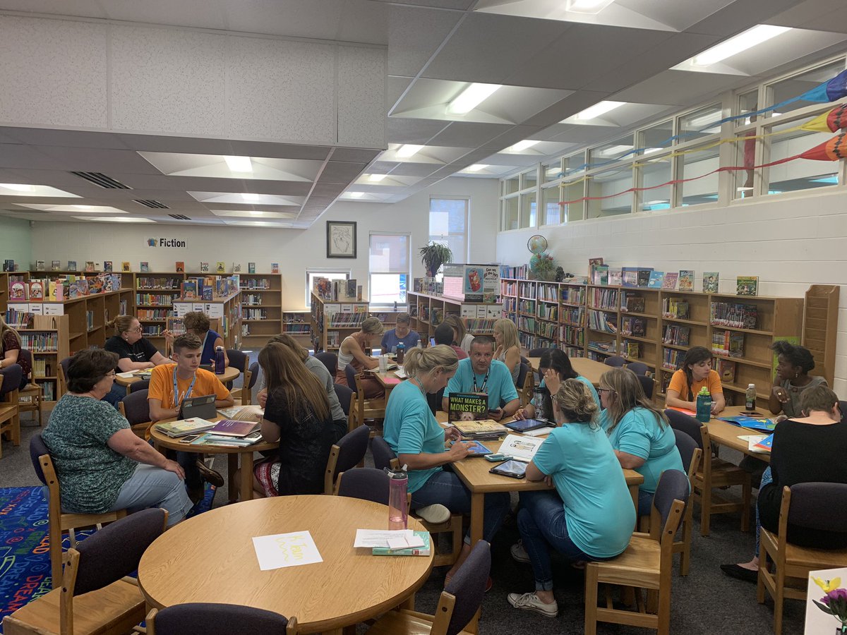 mrscooper52's tweet photo. Love these hardworking teachers! We dove into Mentor Texts today and found some intentional teaching points that we can focus on to support our writers!❤️ #newbooks #teachingwithintention https://t.co/K4KTOi1H9Y