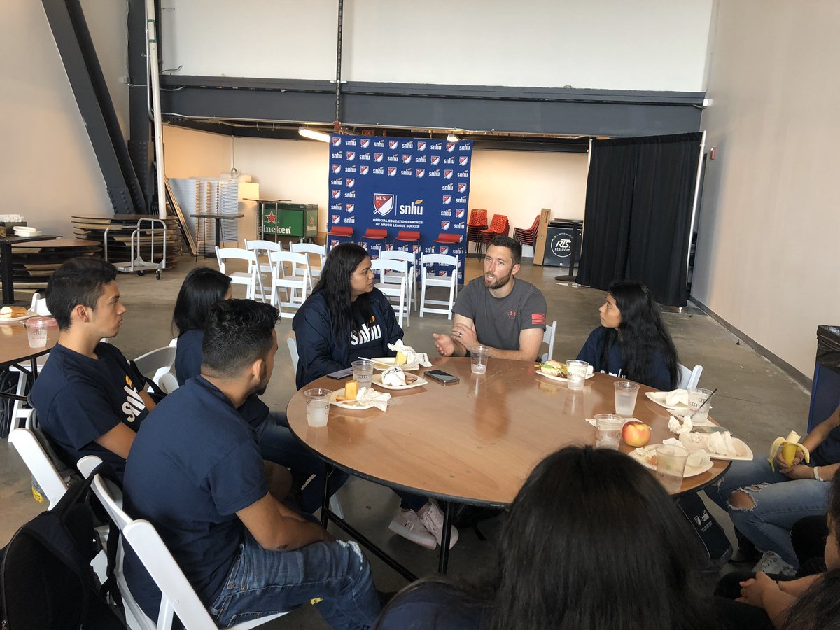 We partnered with <a href="/SNHU/">SNHU</a> today to host Rompe Las Barreras job shadow program 👏