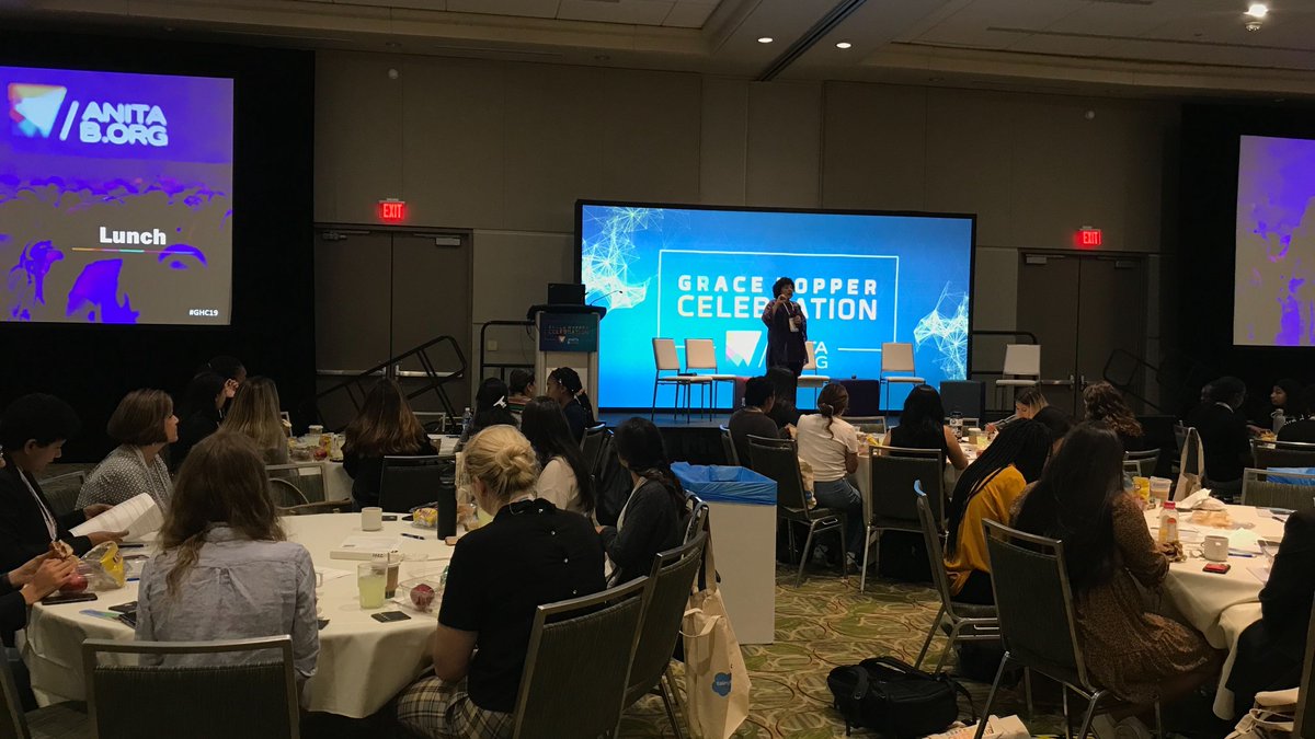 SMASHprogram's tweet photo. @SMASHprogram founder, @therealfreada talking with our #SMASHprogram alumnae at #GHC19. https://t.co/eGvWXhAFev
