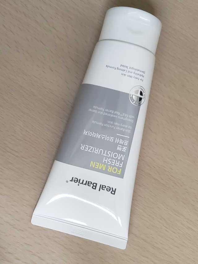 BricaneBright's tweet photo. An honest 0.8L Editor rates Real Barrier for Men Fresh Moisturizer... 
https://t.co/6T1bx57rVF https://t.co/BBBQm9j4tK
