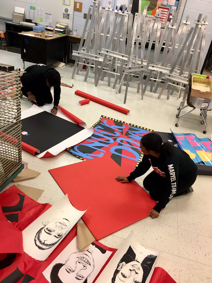 Art Magnet prepping for the homecoming coming carnival!  <a href="/VPAMagnet/">TCHS VPA Magnet</a> <a href="/MrBondssaidit/">MRBONDS</a> #Tricitieshighschool #vpamagnet