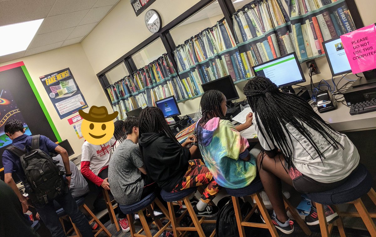 rtmsgradcoach's tweet photo. Thankful for our @nvtitans who volunteered their time today@our 1st 121 Reach tutoring session of the year! So impressed by their organization and enthusiasm! See you next week!! @HappeningRtms https://t.co/T1SK4UaJqI