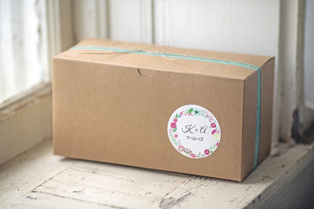 LeBoxBoutique's tweet photo. 9x4.5x4.5 inch Kraft Gift Boxes lot of 50 #box #boxes 
$47.79
➤ https://t.co/ANemkunNOc https://t.co/7gTjcVPZMw