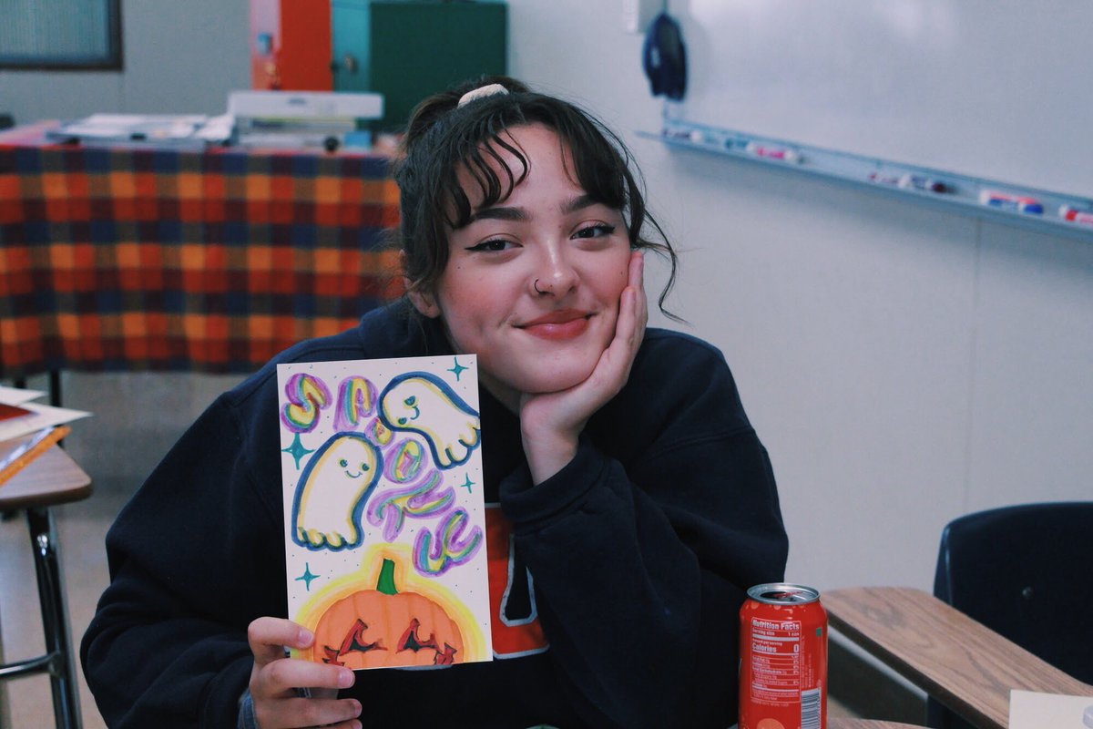 nshsinteract_'s tweet image. Today we made cards for pediatric patients at Natividad Hospital! 💙💛👧🏻