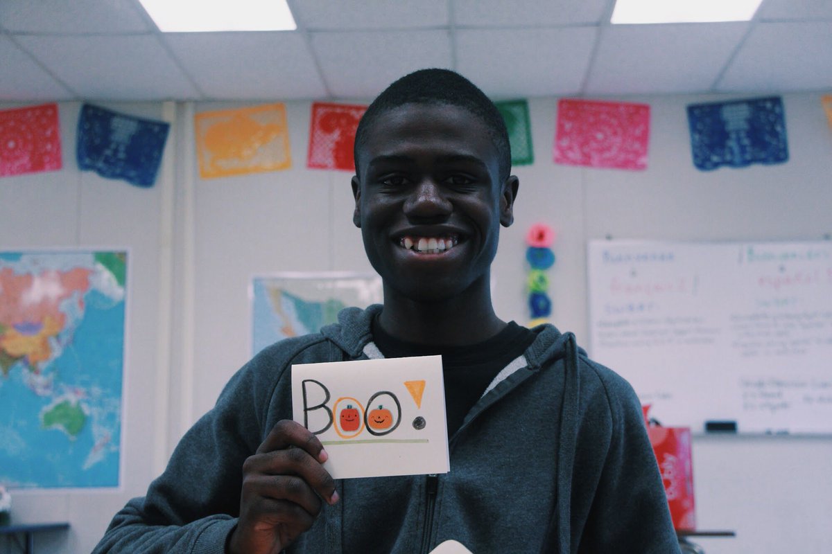 nshsinteract_'s tweet image. Today we made cards for pediatric patients at Natividad Hospital! 💙💛👧🏻