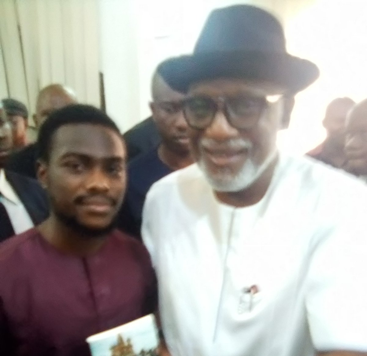Coach_VDV's tweet photo. Reading culture is declining in Nigeria and Governor @RotimiAkeredolu said "it is something we should all be concerned about and we should work on it". I concur
#EatDailyReadDaily campaign will be launched soon to encourage reading especially among the youths
#CallMeVDV https://t.co/VUAD68ZWhk