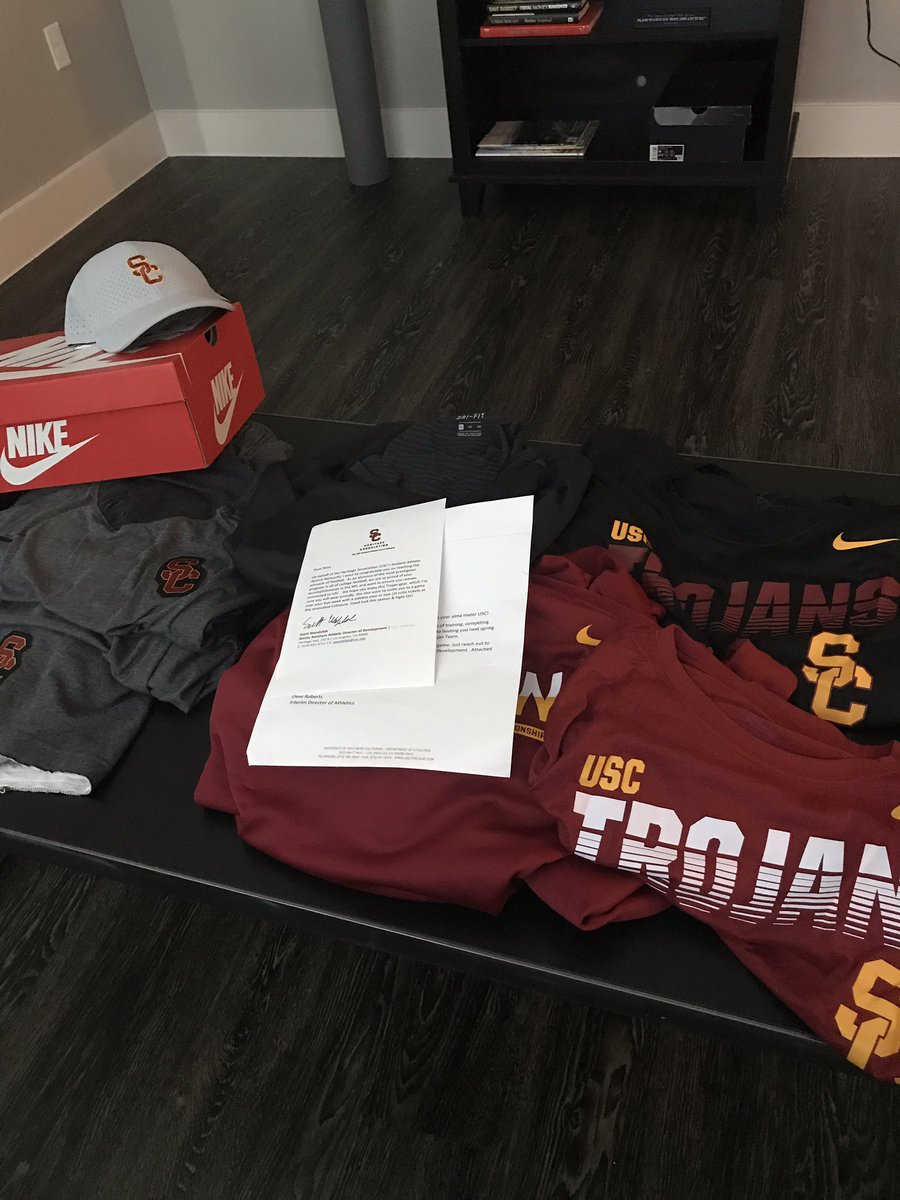 Thank you <a href="/USC_Athletics/">USC Trojans</a>, <a href="/USCEquipment/">USC FB Equipment</a> and  @CoachV_USC for the care package. Much appreciated. ✌🏽 for LIFE. #Todd