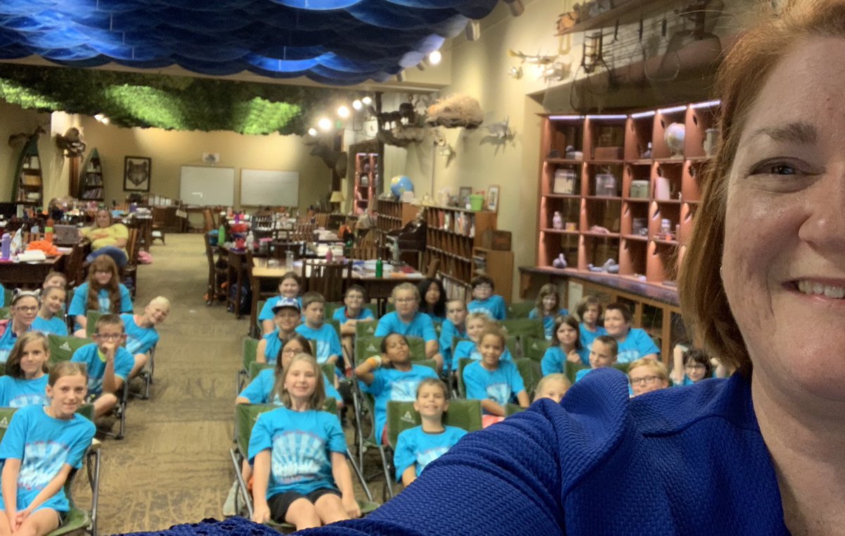 CarolEmbree's tweet photo. Thanks teachers @sps_wolf for allowing me precious minutes to talk with @officialSPS students about making good choices regarding cigarettes, vaping, alcohol and other drugs through the Don’t Meth With Us program sponsored by @RotarySGFSE and other caring community partners. https://t.co/Q9Xpe9h9Y9