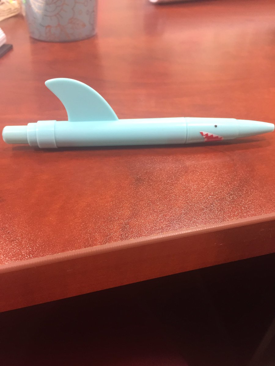 JenBrinster's tweet photo. BEST. PEN. EVER.  🦈 ❤️   @thedailyjaws @JohnPing3 @CoreyLiliston @jenfullerHD https://t.co/8mj0OKzuzS