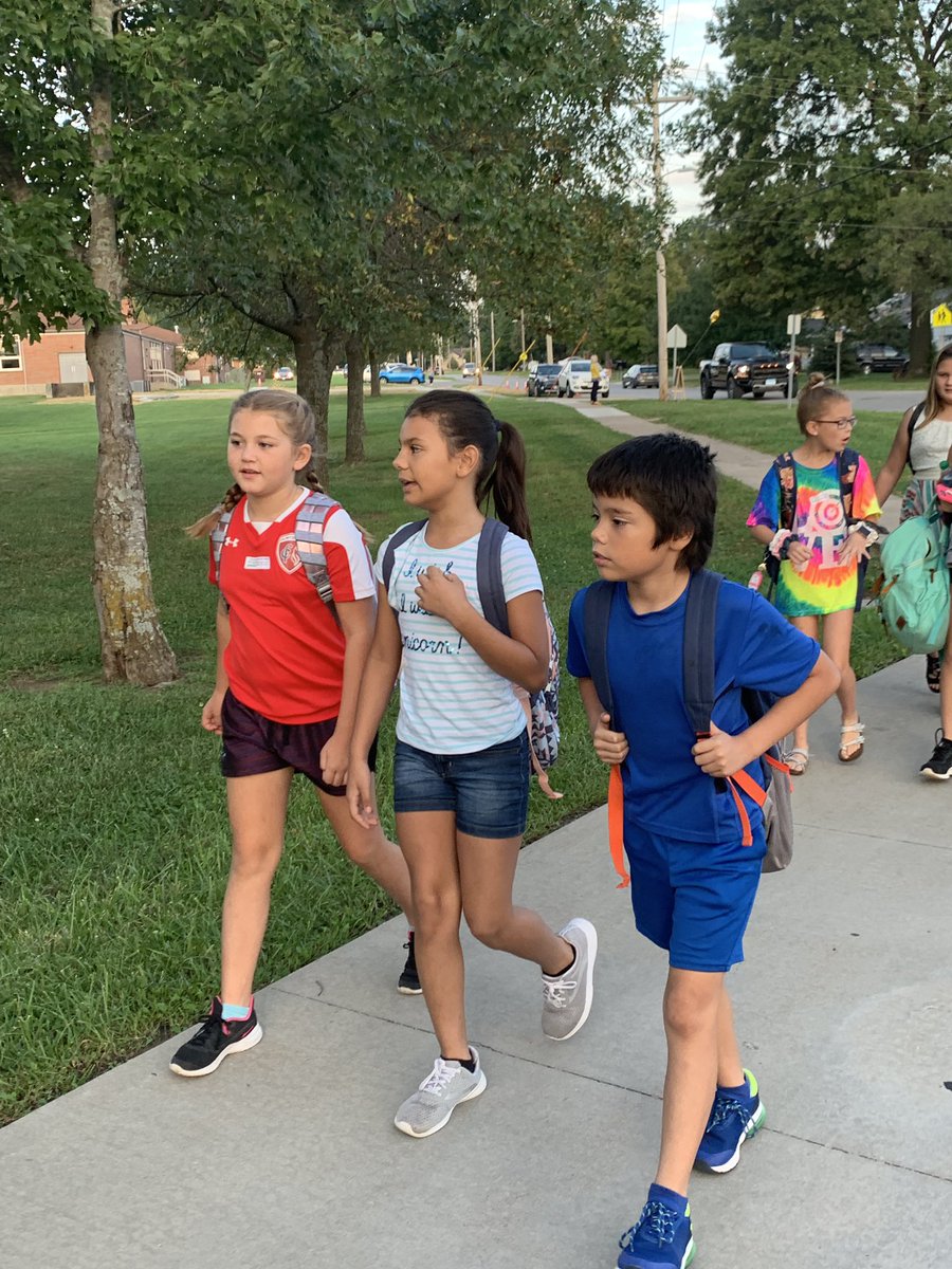 MrsS_Steffens's tweet photo. Walk to School Day! @ClintonMoCards @HenryElementary @CIScards345 @kdhathcock https://t.co/mlwlsrwicU