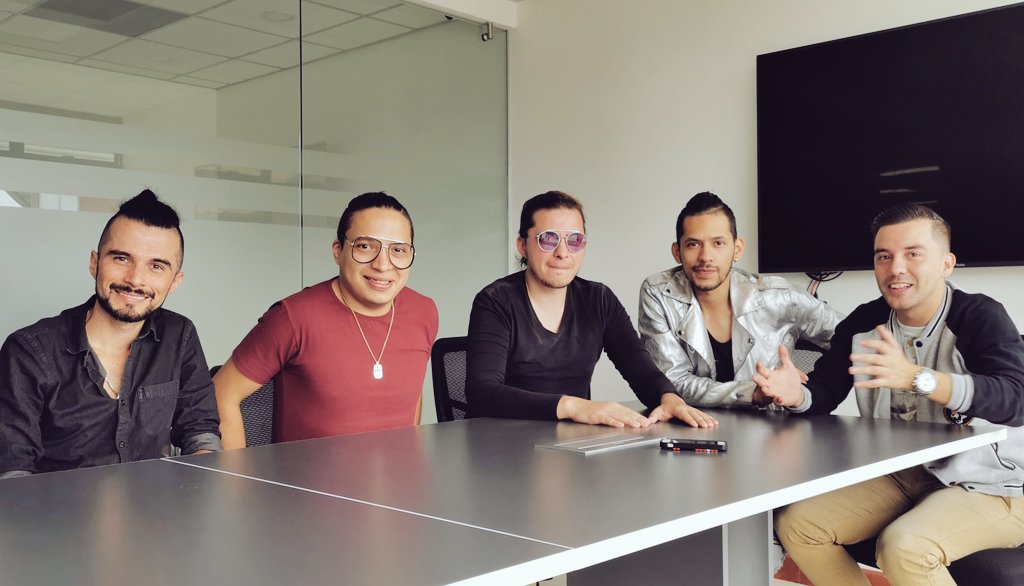 Hoy nos visitaron los amigos de <a href="/losajenos/">Los Ajenos</a> y <a href="/SonLatinoMusic/">SonLatino</a> para promocionar su nuevo sencillo llamado "Pero no"

No dejen de ver el saludo y la invitación que les hacen aquí ➡️ instagram.com/p/B3IY5nQBJaf/…