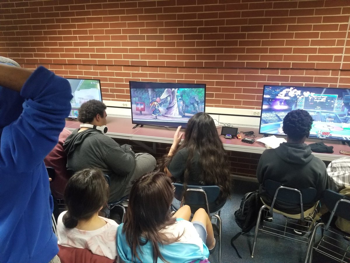 About 80 members dropped by to check out our new eSports room! Great practice today!