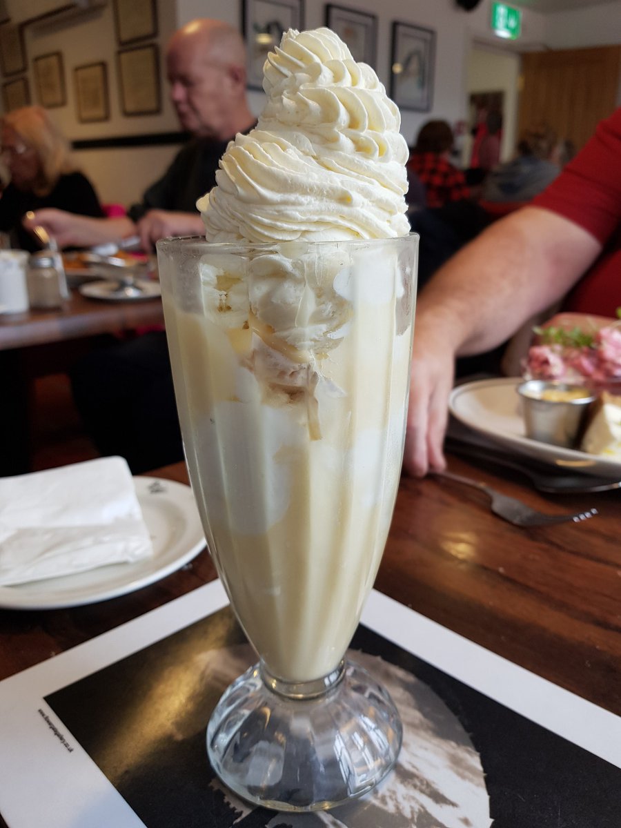 JoLaHarv's tweet photo. Went to the @themagpiecafe today @dontufret it was amazing as always....even had puds this time!! #evenmoreamazing #totallystuffed https://t.co/ERYIsDD1ey