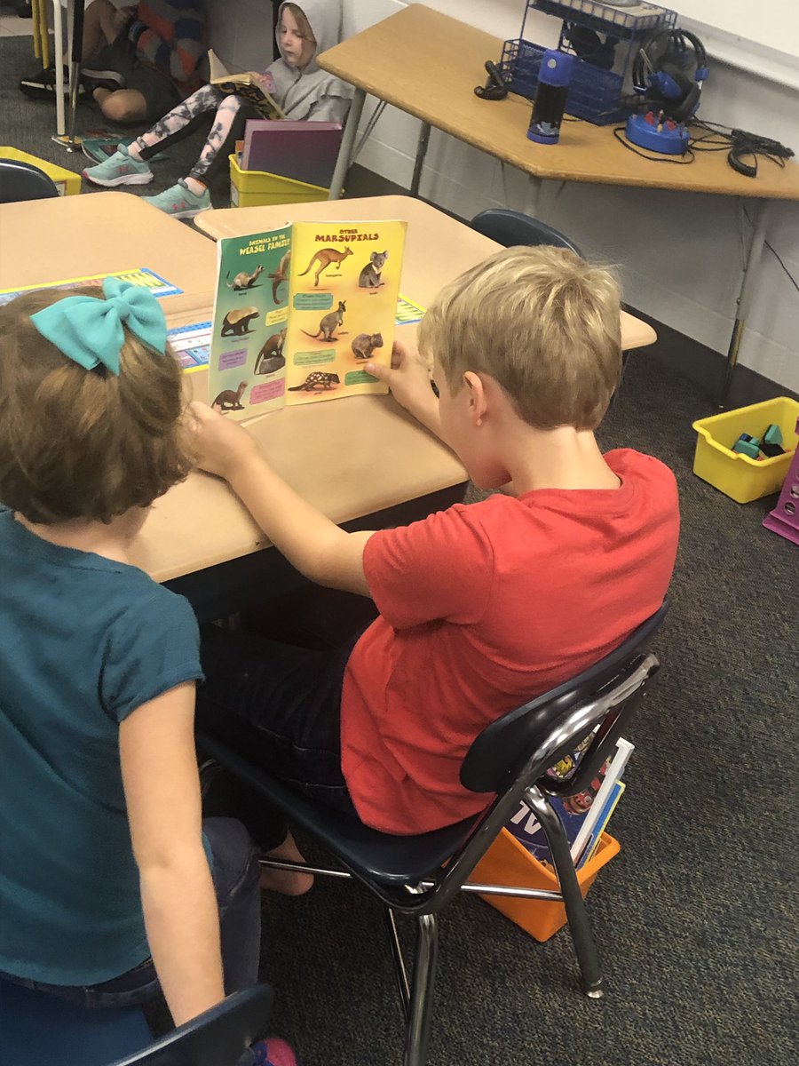 2AHappenings's tweet photo. It’s always a fun day when we practice Read to Someone and build our stamina! We are getting ready to start Daily 5 this month. 📚💙 https://t.co/0lljPaIqCN