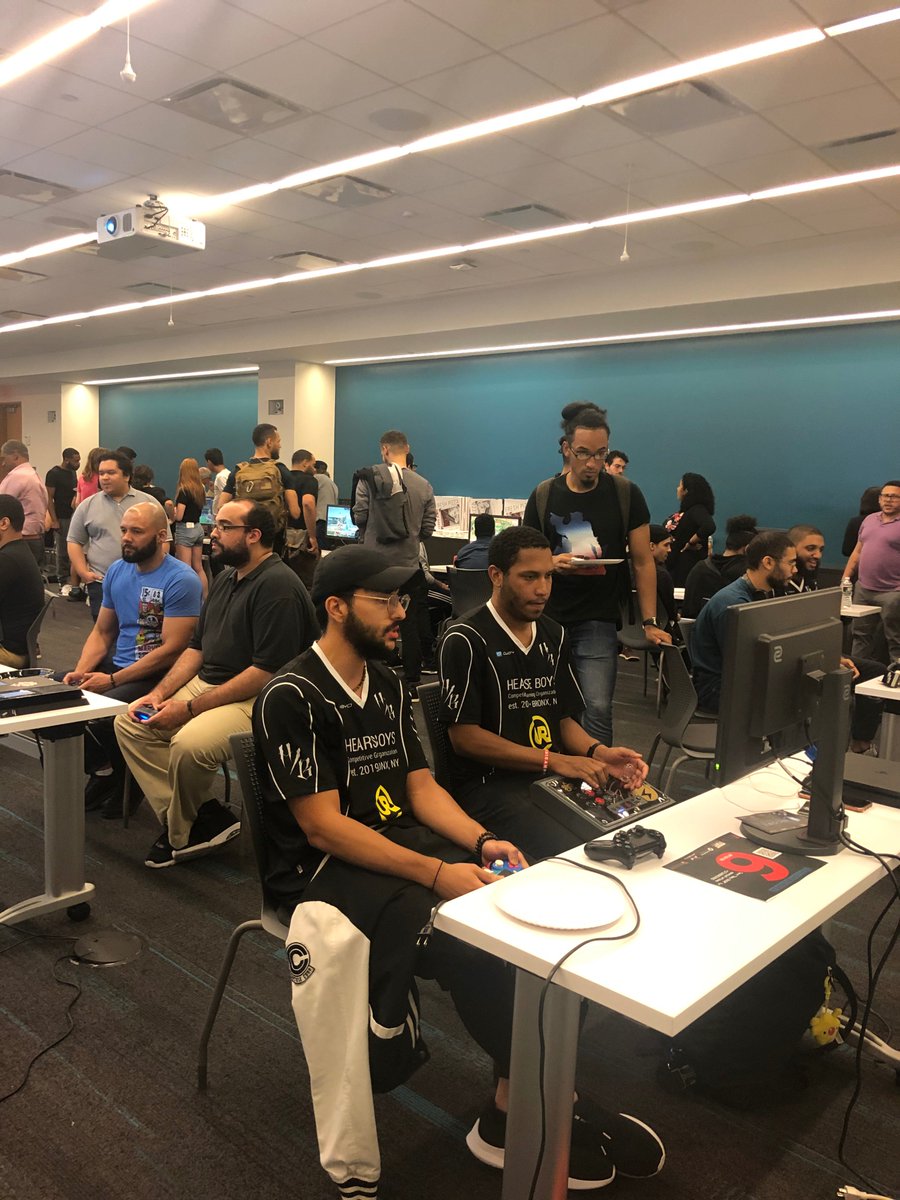 YoSoyDUSA's tweet photo. HAPPENING NOW: DUSA launched its first annual Dominican-American gamers’ meet in partnership with @Playcrafting @JunctureMedia @Microsoft @fdde_do bringing together Dominican-Americans for an evening of gaming and networking! https://t.co/tkEbrqUA3j