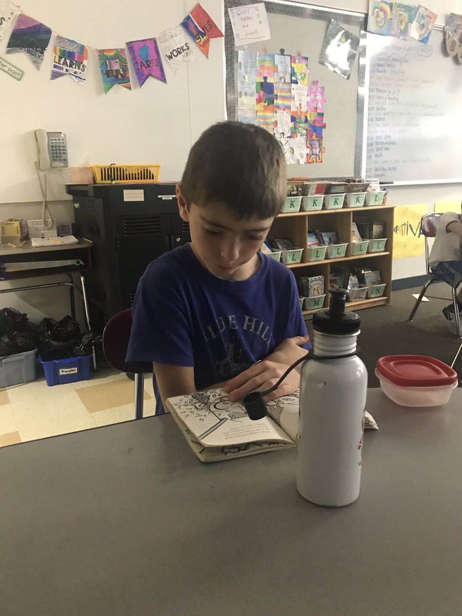 MrsWalshOakSt's tweet photo. We’ve been sharing our thinking about our reading with the class, a buddy and in our journals 📚💭 Proud of all the reading going on!! ❤️ #team215 #oakststories https://t.co/bB5v4erKni