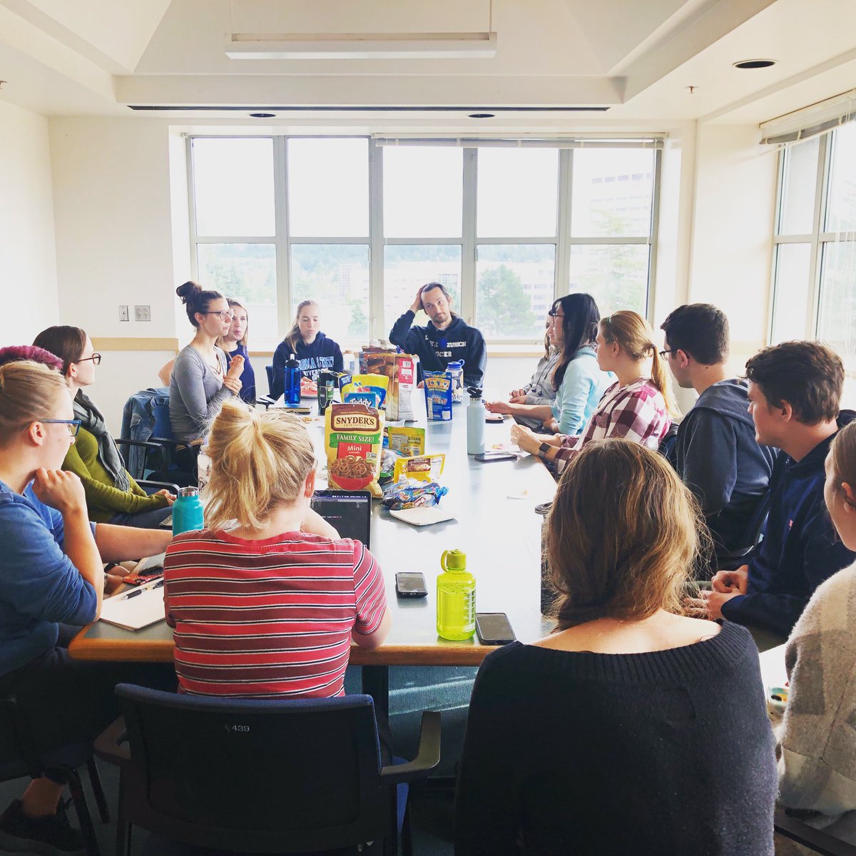 incs_uw's tweet photo. Thanks for an awesome first meeting! Can’t wait for the rest of the year!! 👩‍🔬👨‍🔬
.
.
.
#incs #inclusioninchem #womeninstem #uw #wellnesswednesday #inclusiontalks #mentalhealthmonday #diversity #inclusion #stem #chemistry #science #outreach #k12education #fitnessfriday #scienceslam https://t.co/fiwPkNyyZT