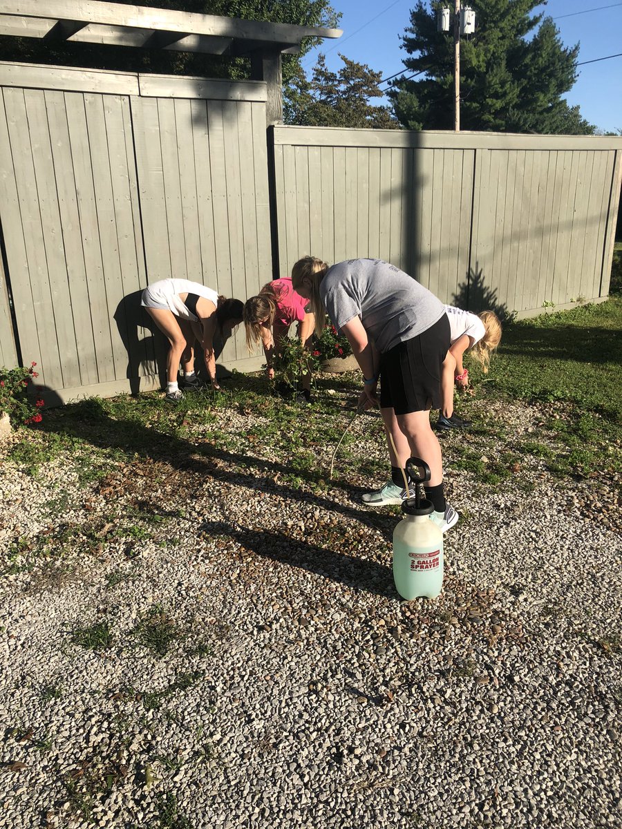 It’s not JUST about 🏀 with this group! After running our mile as a team today these girls went to a local senior citizen’s home to help with yard work. #NeoshoProud Had a great time serving others above ourselves. #ServeOthersFirst #RunAsOne