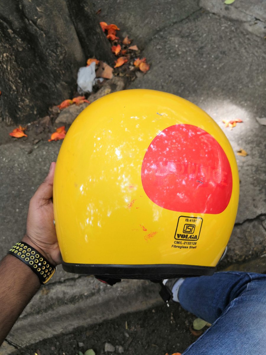 @bounceshare The #PassSafetyOn campaingn looks to be more of a  #marketing gimic then a #socialinitiative , I Voluntarily reached out to you guys to pick up a #helmet which I found in my office parking. U guys never called me which u said u will
#Bounce #bouncehelmet #Bengaluru