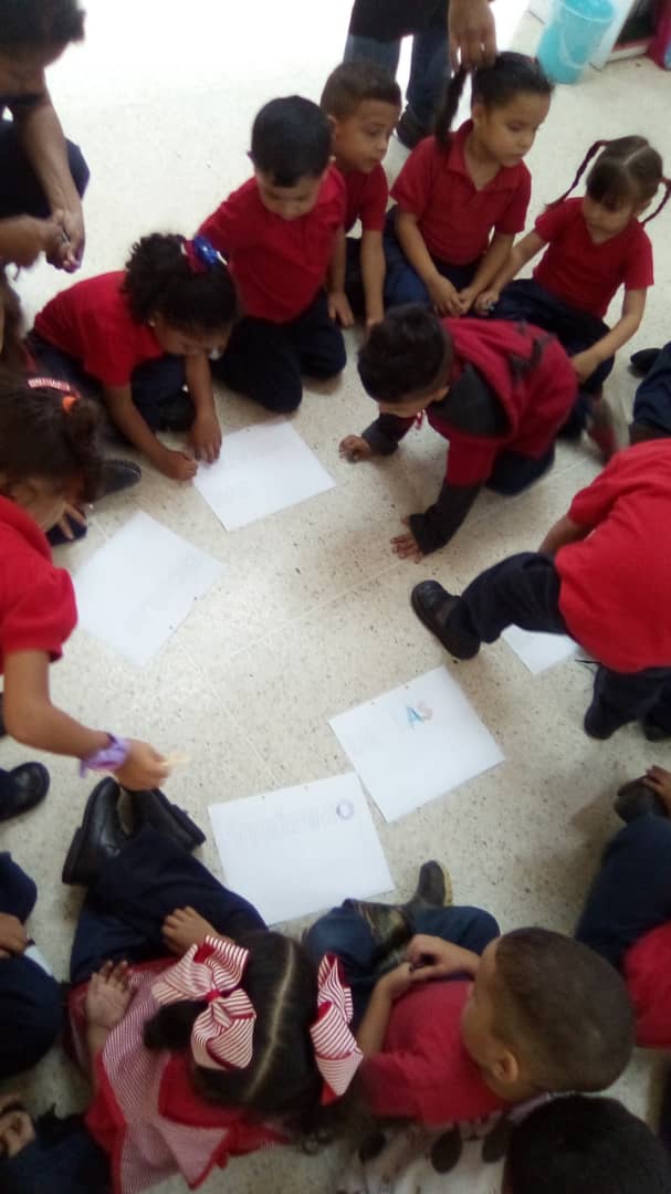 CeinCecca's tweet photo. Conmemorando el Vigésimo Aniversario de la Escuelas Bolivarianas con una educación gratuita, inclusión y alimentación balanceada @NicolasMaduro @MPPE_VCEUP @ZonaEducativaDC @zedcinicial #VictoriosoRegresoAClases https://t.co/aHXGJW9FmQ