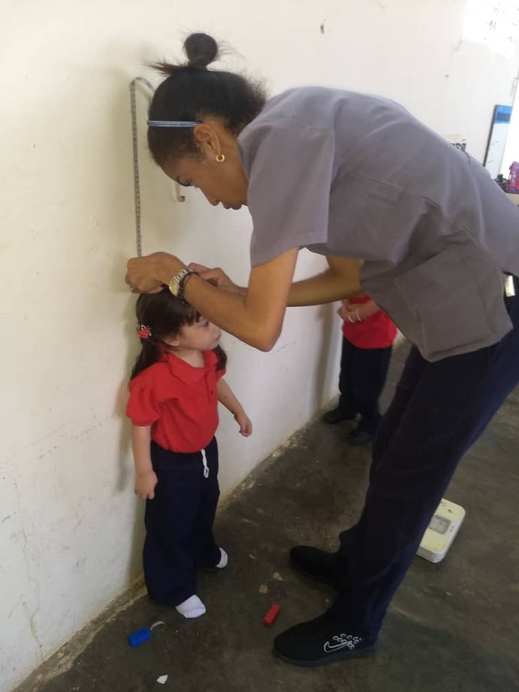 Hoy nuestras 22 ASIC  realizaron en conjunto con el equipo de <a href="/MppeducacionVe/">MPPEducacion</a>  jornada en marco del plan la salud va a la escuela garantizando desparasitacion, atención odontológica, diagnóstico nutricional de nuestros niños y niñas 60 escuelas de #Falcón <a href="/vclarkb/">Víctor Clark Boscán</a> <a href="/NicolasMaduro/">Nicolás Maduro</a>