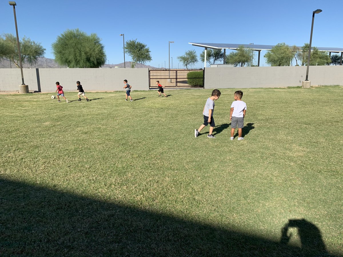 BesdPandas's tweet photo. Enjoying the beautiful weather this afternoon #FallinAZ @BuckeyeESD https://t.co/b6MDQ8uzAD