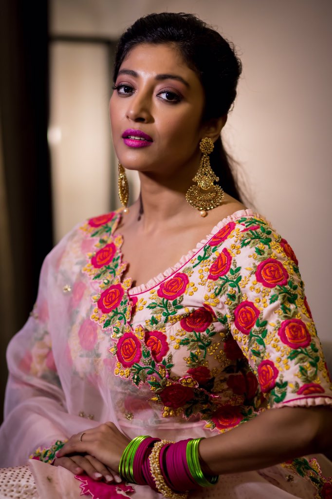 Puja Fashion on Paoli Dam for Zee 24 Ghanta. Paoli is wearing a rose- pink sequinned lehenga with a thread embroidered blouse and an organza dupatta with cutwork edging.  #paoli #paolidam #madeinindia #abhishekray #abhishekraycreations @paoli_d @anichakladar @WithLovePaoli