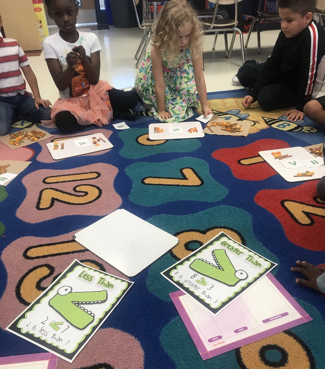 ms__hassen's tweet photo. Having some fun with place value- building and comparing 2 digit numbers, sharing our thinking with our talk partners and learning new vocabulary! #willworkforsnacks #1stgraderocks https://t.co/Rzn3TwPwt0