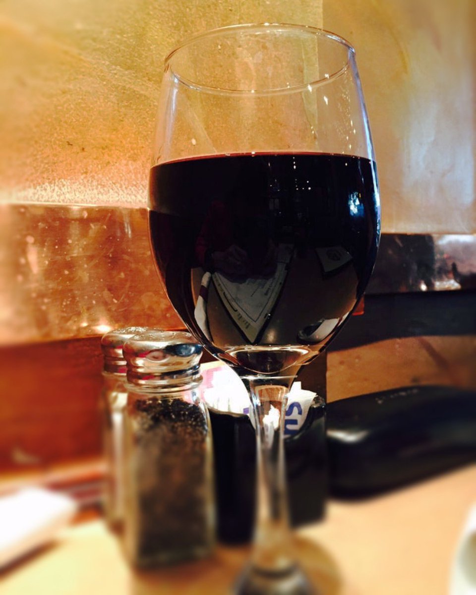BlackCowCafe's tweet photo. Middle of the week = A glass of wine with dinner because there are still two more days before the weekend. Enjoy a nice selection a wine that pair will with you lunch or dinner. Happy Hump Day!

#wine #humpday #blackcowcafe #winelover #dinner #montrose #glendale #drinkmorewine https://t.co/Rv1zocViQG