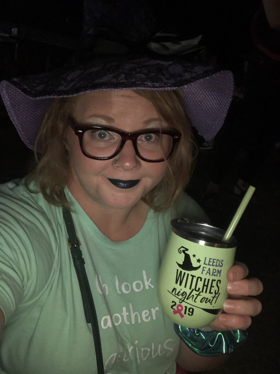 RedheadKy23's tweet photo. Sitting on a grassy knoll at witches night π₯° #leedsfarm #witchesnight https://t.co/0Q1iYUondR