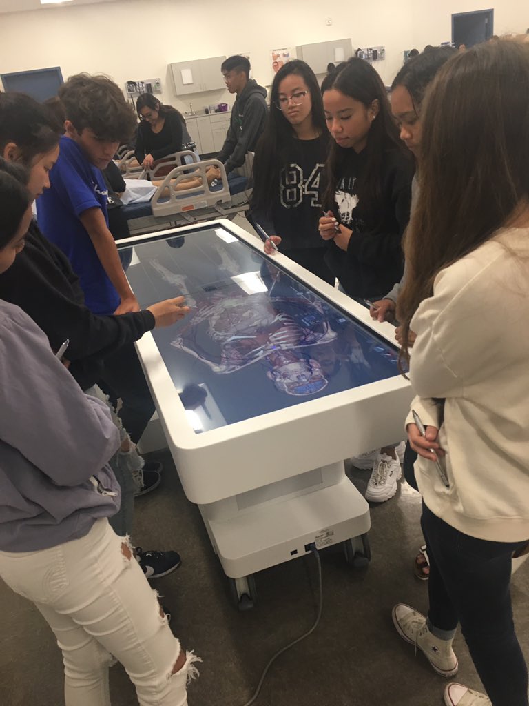 RHS_MedPathway's tweet image. Wow! @CteRowland @rowlandhs #anatomage @AnatomageTable