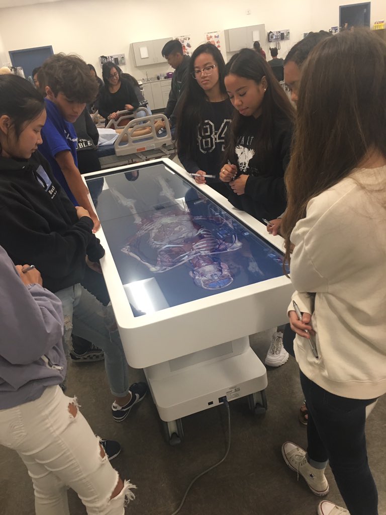 RHS_MedPathway's tweet image. Wow! @CteRowland @rowlandhs #anatomage @AnatomageTable