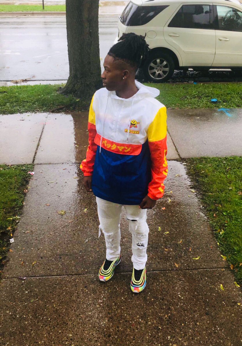 simss32's tweet image. Happiness and depression, I'm stuck inside the middle 😕
I fell in love with dollar signs🤑, won't let my mind forget you🚫❤️🔐
#DontOwnCopyRights
#PoloG