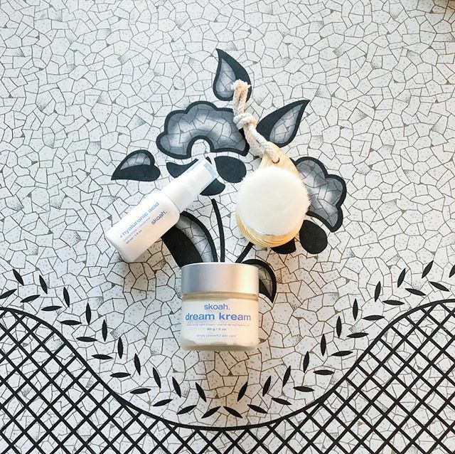 A little exfoliation, some hyaluronic acid and a dose of <a href="/skoah/">skoah.®</a>’s new dream kream is helping my skin adjust to the fall weather. I can’t wait for my next treatment! Head to the link in my bio for more info on the dream kream and skoah’s newest facial 😍 ift.tt/2n3fRU2
