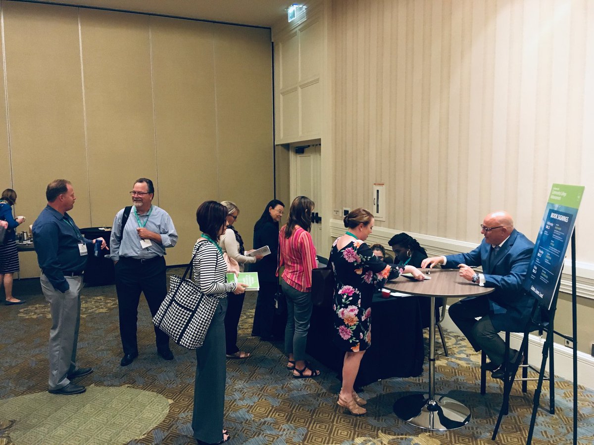 BagelJeff's tweet image. Signed more than 20 books for outstanding fundraising professionals looking to improve their craft at the CASE Conference for Community Colleges in San Diego. #casecc #caseadvance #author #sharingknowledge #annualfundraisingplansmadesimple