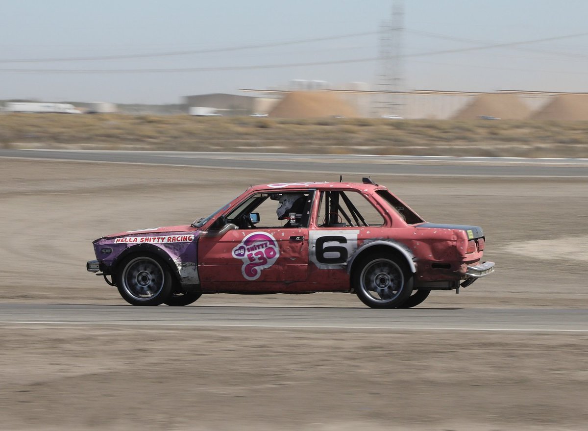 24hoursoflemons's tweet image. Winner on Laps, 2019 Button Turrible at @ButtonwillowRW: Hella Shitty Racing, BMW E30.

#ButtonTurrible #LemonsCalifornia #LemonsSoCal #Buttonwillow #ButtonwillowRaceway #24HoursOfLemons