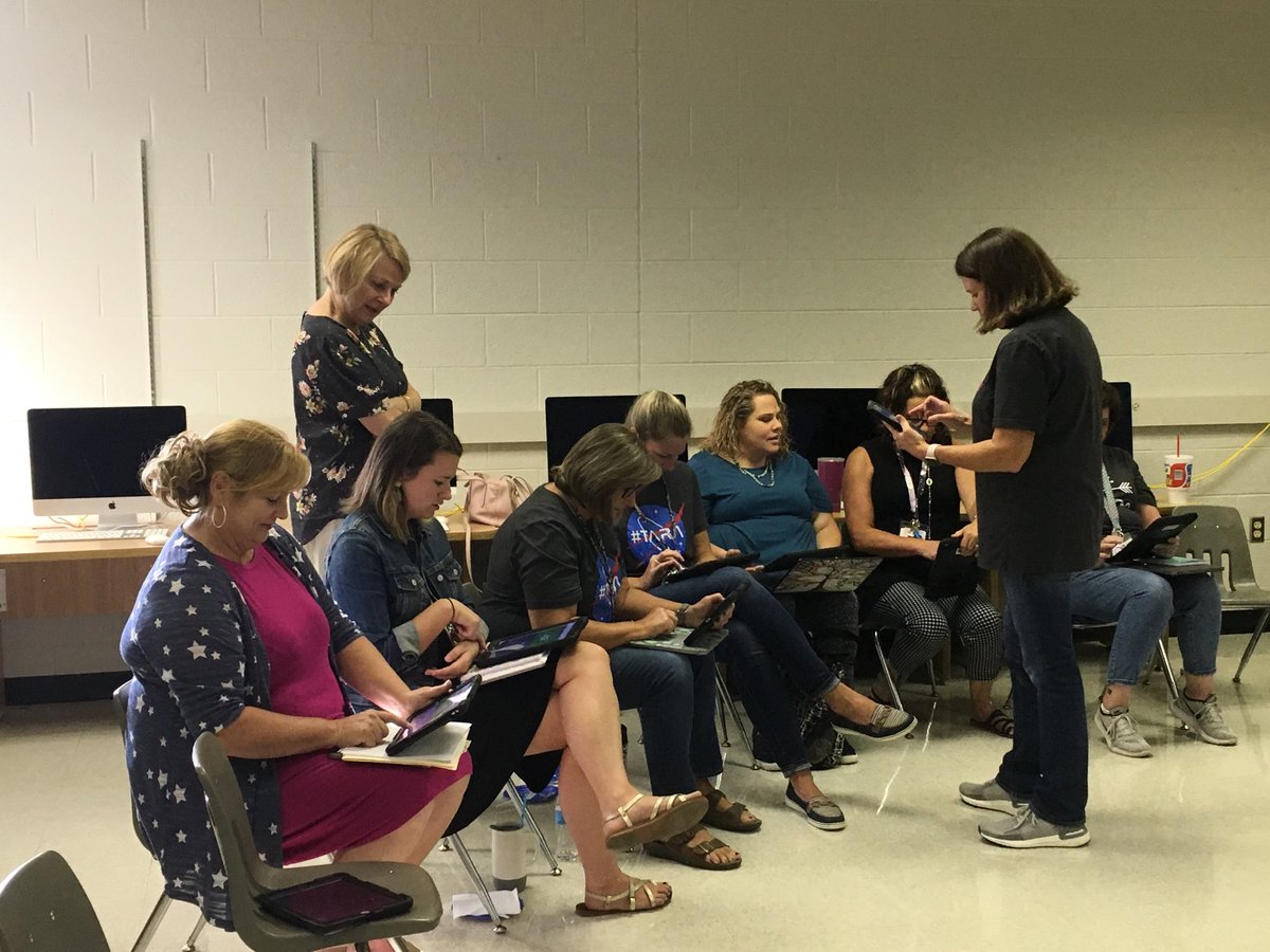 Juliascarpenter's tweet photo. Thanks, Susan Hathorne, for the “Coffee Talk” this morning on Gimkit. It was a fun way to earn a PD hour.😊 💻😊@Tara Oaks ⁦@TaraOaks_ES⁩ @#Tarao https://t.co/Ujcj9Mj2C8