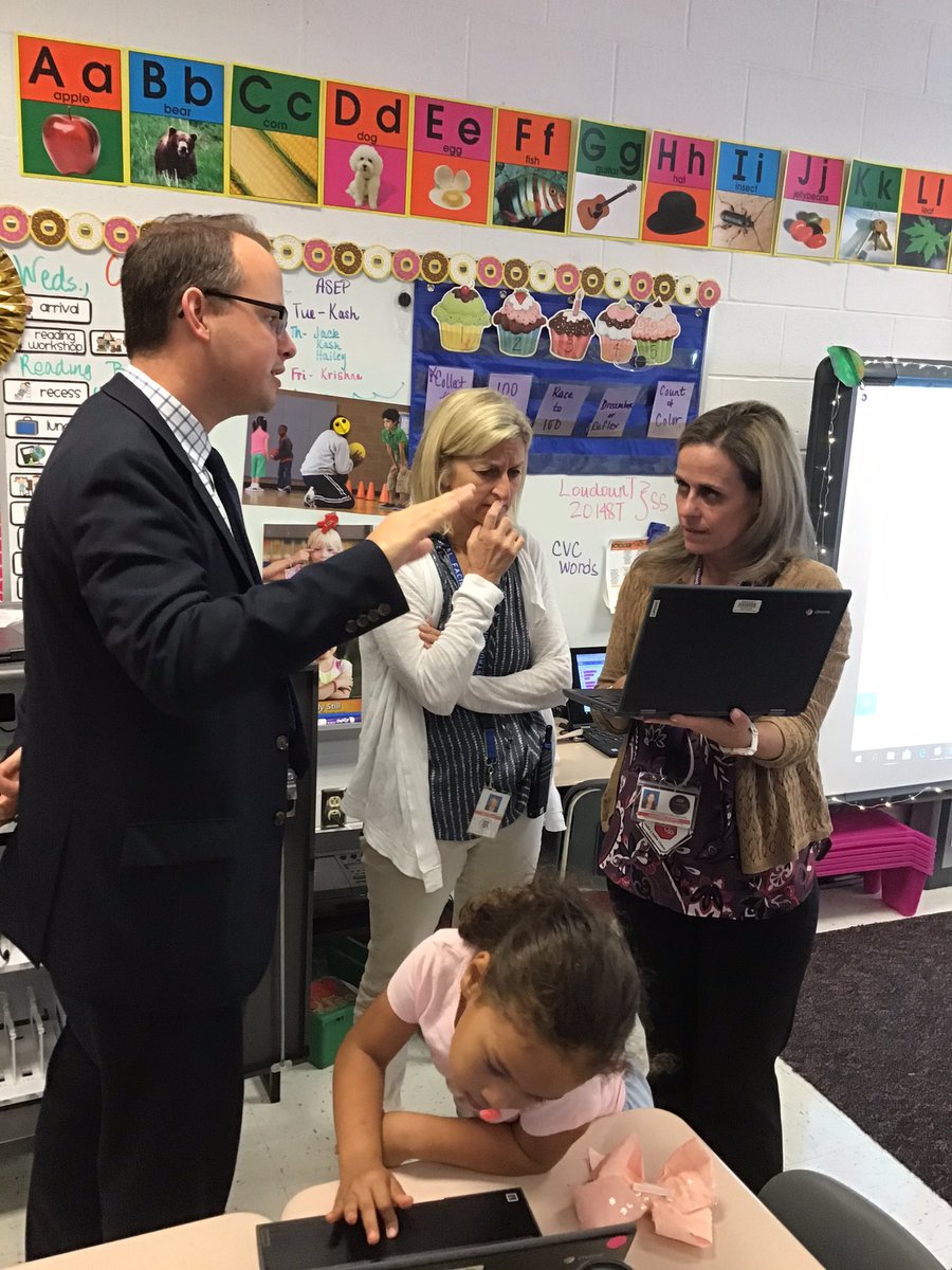 It is great to see the collaboration in integrating Computer Science with the IFT, Classroom Teacher, and our CttF Coach @MoorefieldES! <a href="/jillbuss2014/">Jill Buss</a> <a href="/CTTF_Joshua/">Joshua Johnson</a> <a href="/finn_teri/">Teri Finn</a> <a href="/NickGrzeda/">Nick Grzeda</a> <a href="/LCPSEdTech/">LCPSEdTech</a> #lcpsifts #csforlcps