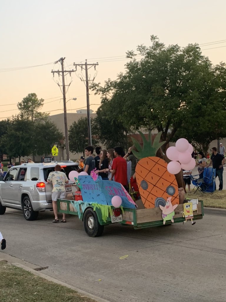Fun CHHS Homecoming parade with <a href="/GCISDSwim/">GCISD Swim & Dive</a> #chpantherpride