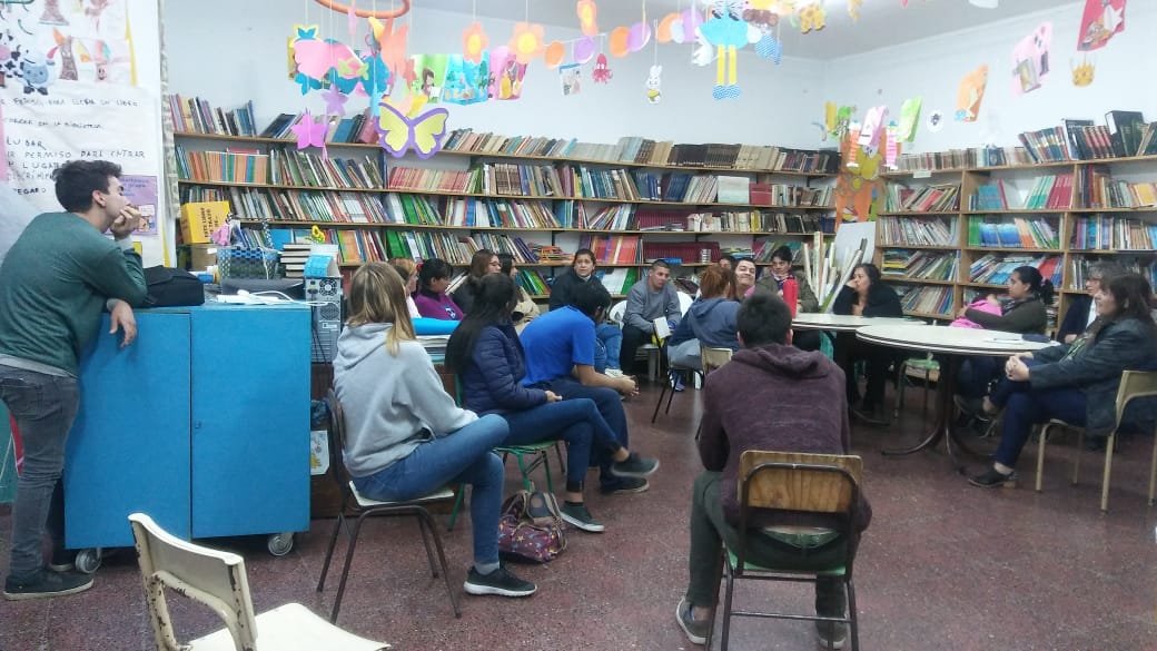 AlbertiRegion15's tweet photo. ABC Estudiantes en CENS !!! Un placer compartir estos espacios con nuestros jóvenes y adultos!!! @EducAdultosBsAs @JefaturaR15 @adriana_frega @15Alberti https://t.co/9sC8BRwkqn