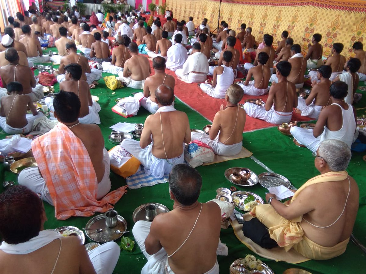 #GodMorningThursday
#Shraddh is done only to pay off salvation of forefathers by Chanting of Vedic mantras by Brahmins...

#ThursdayMotivation ~
Here are the glimpses of #श्राद्ध program organized on 28 Sept-

#MahalayaAmavasya at Shri Lakshmi SatyaNarayan temple, Bidar (KA).