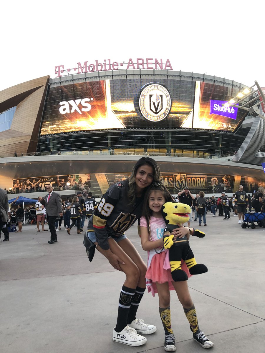 donaldjet's tweet photo. #1stGame #VegasBorn #GoKnightsGo #HockeyInTheDesert https://t.co/WQ8wUuCD4b