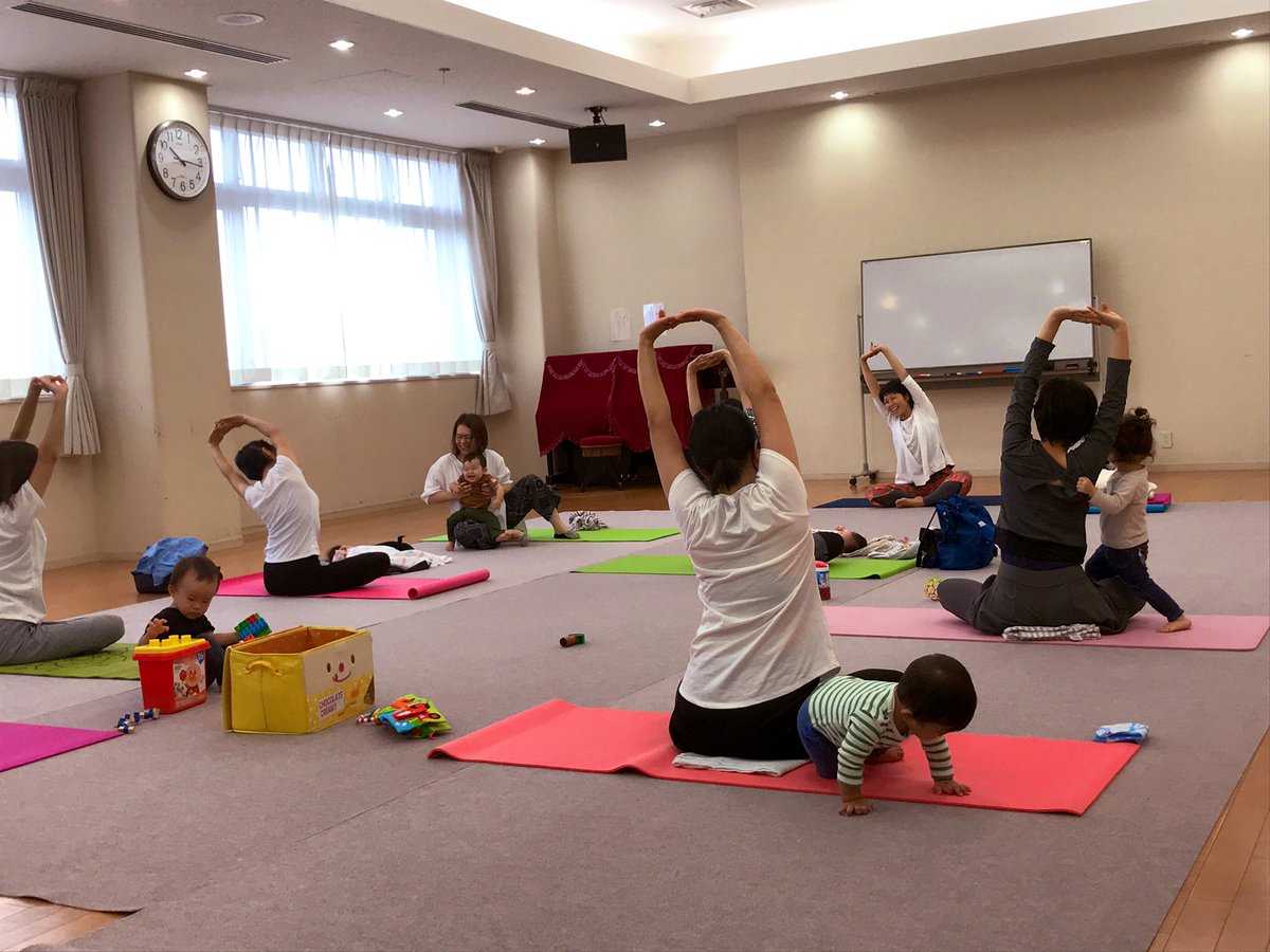 御代田町公民館 Sur Twitter 親子でヨガ みんなでヨガ 赤ちゃん を連れて参加できる ヨガ教室 をお知らせします 赤ちゃんが泣いても声出してもいいんです みんなで理解し合える環境があります 10月は8日 22日 10時 11時に開催します 興味のある方は