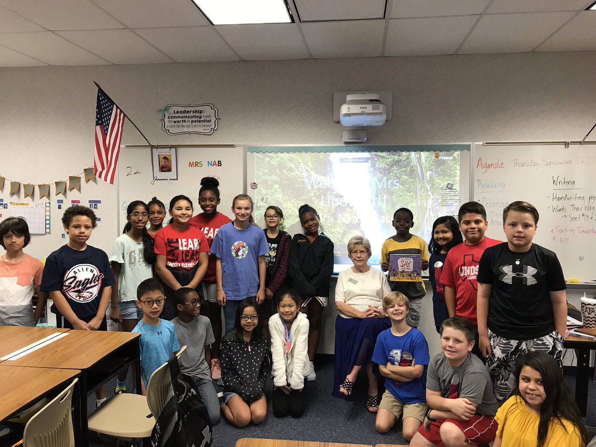 nab_linda's tweet photo. Thank you Mrs. Lindsey for reading with our class!  #lifetimeeducator    @LindseyElem @lois_lindsey https://t.co/j1c1DWG854