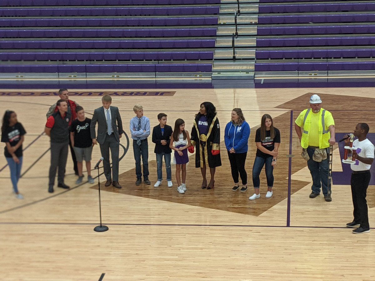 LongChristian's tweet photo. Thanks @MCSDSuper and @MiddletownOH for hosting Ignite 3.0. I love hearing the voices and perspectives of region leaders and appreciate the opportunity to reconnect with colleagues and friends all doing great things for students! #NowIgnite https://t.co/DAeBDBca7g